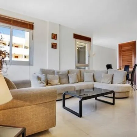 Apartamento vistas al mar con piscina comunitaria